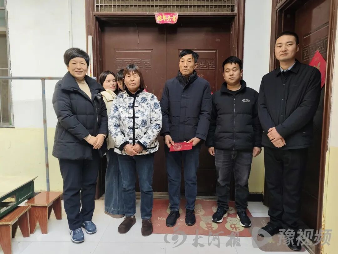 河南籍外卖小哥杭州勇擒嫌犯，老家父母：儿子是健身达人，这事儿干得漂亮！