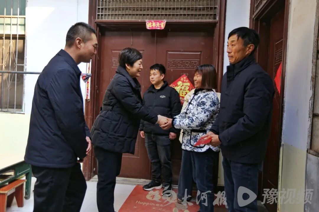 河南籍外卖小哥杭州勇擒嫌犯，老家父母：儿子是健身达人，这事儿干得漂亮！