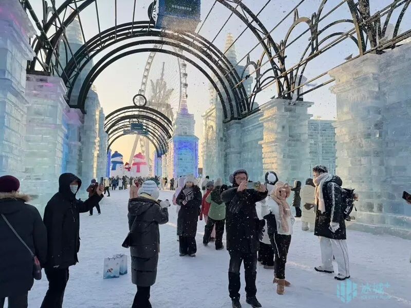 冰雪大世界就是宠客！要看下雪的哈尔滨？马上安排！