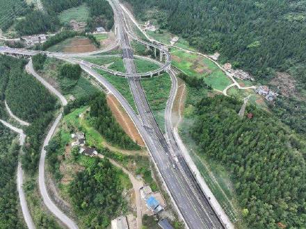 渝湘复线高速明日10时全线贯通 重庆中心城区到酉阳缩时60分钟