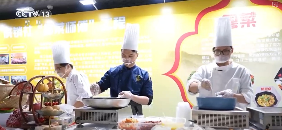 从“返乡一人”到“带动一方” “新农人”矩阵驱动“土特产”变身“金招牌” 从“返乡一人”到“带动一方” “新农人”矩阵驱动“土特产”变身“金招牌”