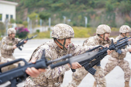战斗力拉满!直击武警官兵冬季练兵场 战斗力拉满!直击武警官兵冬季练兵场