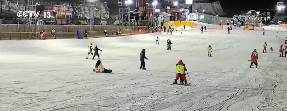 “一地一品、全域联动”冰雪文旅新体验火出圈 “冰雪+”为经济发展添热力 “一地一品、全域联动”冰雪文旅新体验火出圈 “冰雪+”为经济发展添热力
