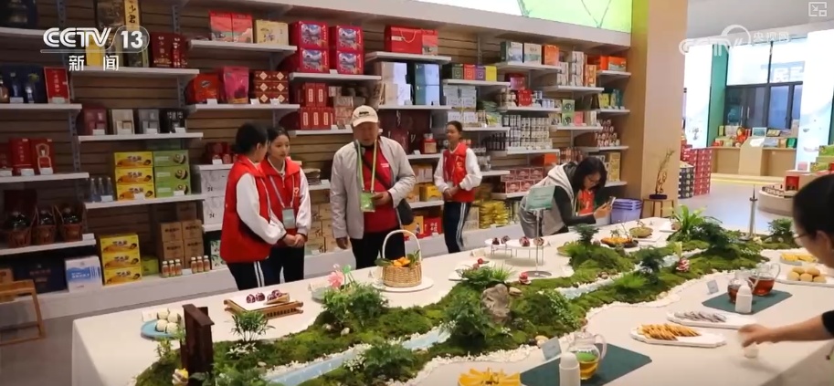 从“返乡一人”到“带动一方” “新农人”矩阵驱动“土特产”变身“金招牌” 从“返乡一人”到“带动一方” “新农人”矩阵驱动“土特产”变身“金招牌”