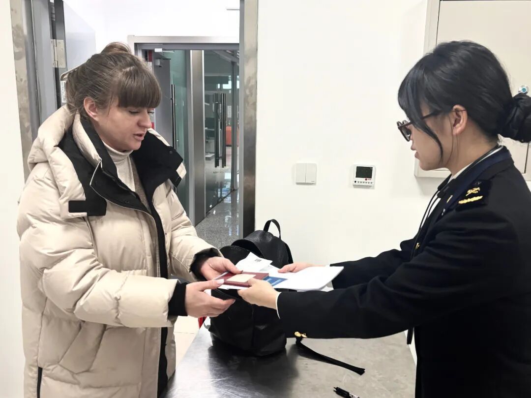 “中俄免签+离境退税”激活消费,哈尔滨太平机场海关离境退税业务增长1.9倍 “中俄免签+离境退税”激活消费,哈尔滨太平机场海关离境退税业务增长1.9倍