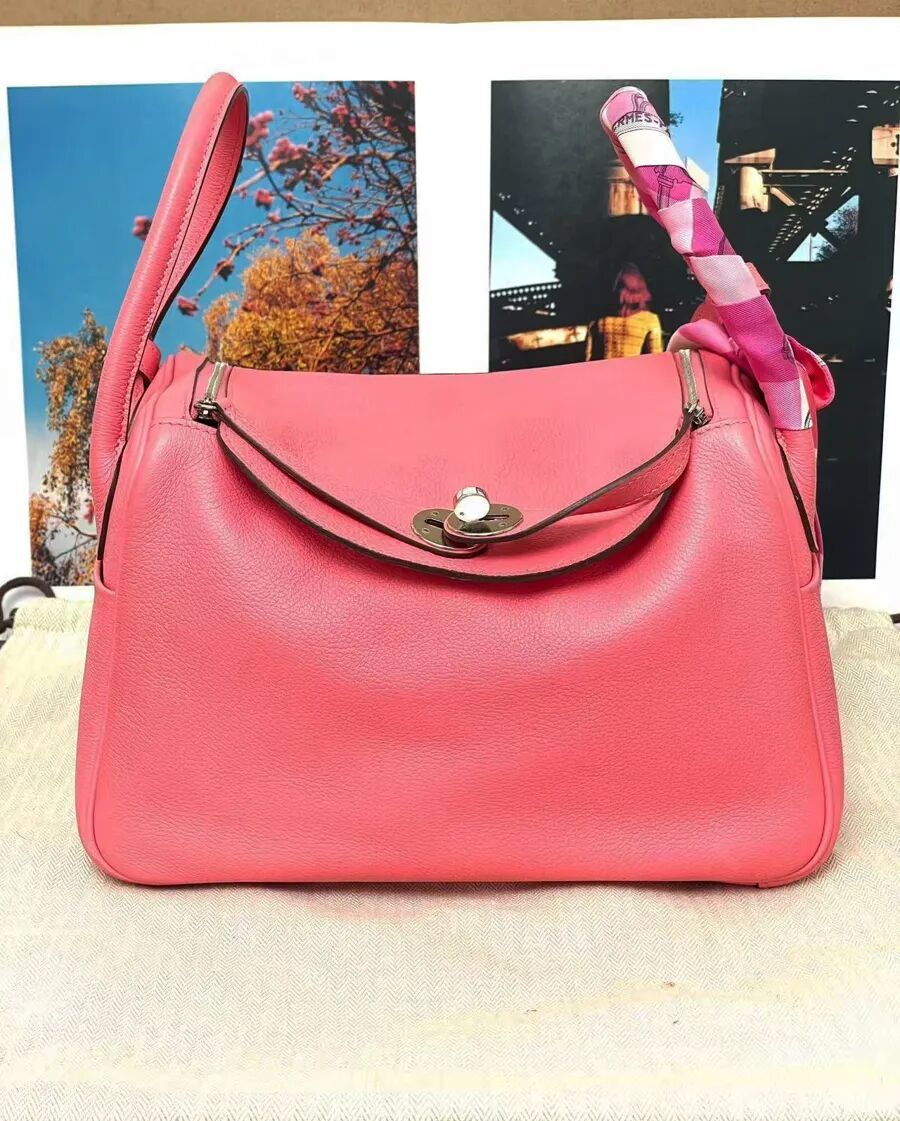 上海一男子“蚂蚁搬家”式偷女友名牌包,钱款居然转给了前女友 上海一男子“蚂蚁搬家”式偷女友名牌包,钱款居然转给了前女友