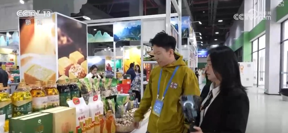 从“返乡一人”到“带动一方” “新农人”矩阵驱动“土特产”变身“金招牌” 从“返乡一人”到“带动一方” “新农人”矩阵驱动“土特产”变身“金招牌”