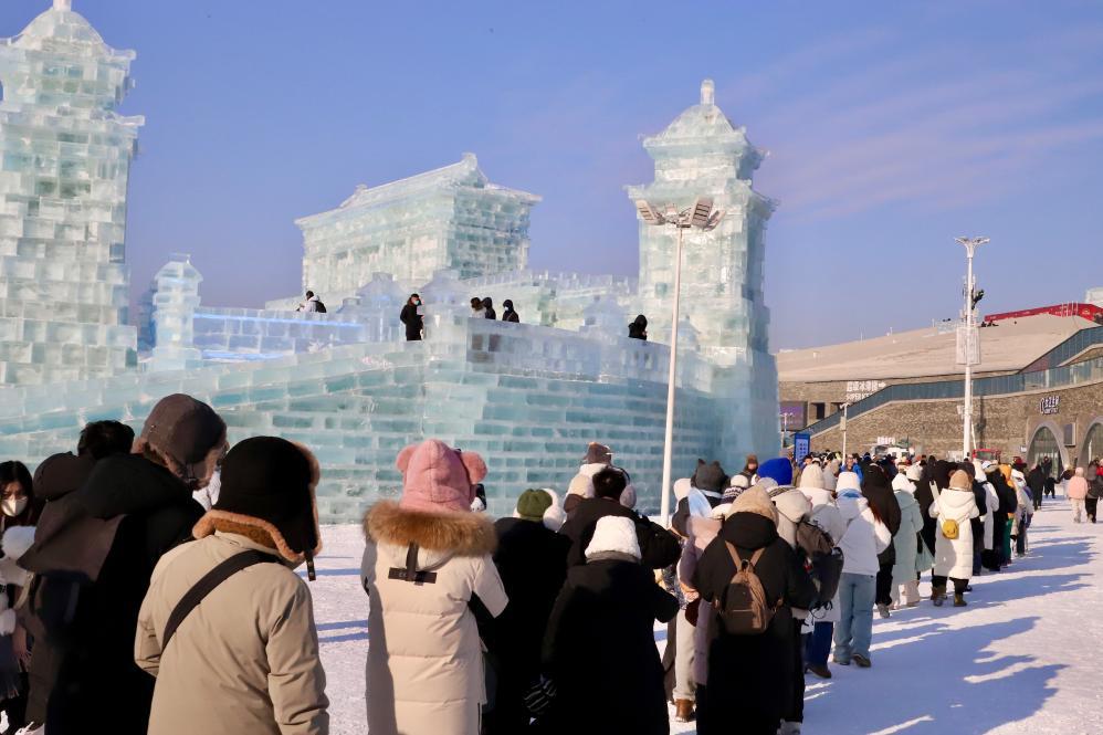 哈尔滨冰雪大世界开园首日观察 哈尔滨冰雪大世界开园首日观察