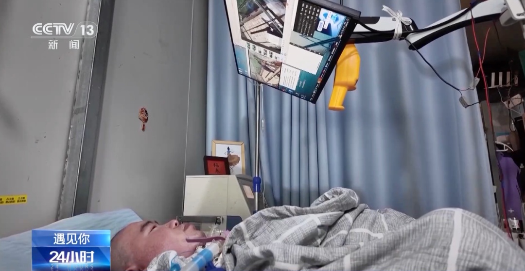 仅一根手指一根脚趾能动,他却和母亲建起一座农场! 仅一根手指一根脚趾能动,他却和母亲建起一座农场!