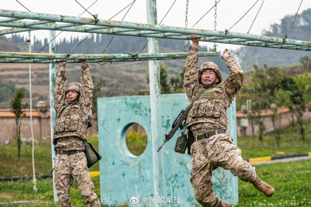 战斗力拉满!直击武警官兵冬季练兵场 战斗力拉满!直击武警官兵冬季练兵场