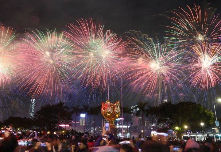 香港取消跨年烟花汇演,新的活动安排将另行公布 香港取消跨年烟花汇演,新的活动安排将另行公布