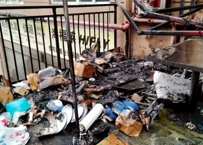 火苗瞬间蹿至2米高!一小区起火,元凶又是它 火苗瞬间蹿至2米高!一小区起火,元凶又是它