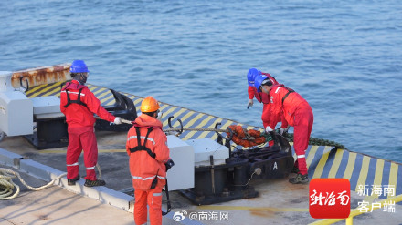 封关首日，第一批“零关税”通关货物抵达洋浦港