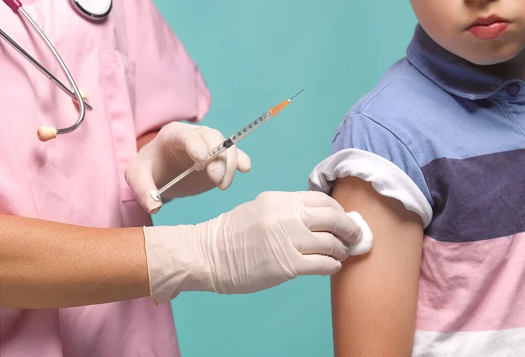 早上发烧，晚上就“白肺”！11岁男孩肺里长出“死亡树杈”