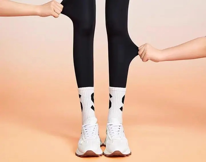 女孩因长时间穿“光腿神器”进急诊！医生提醒→