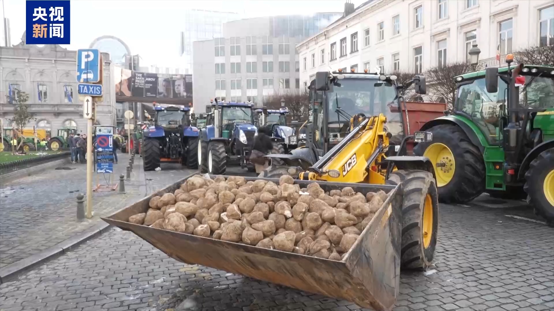 欧洲各地上万农民聚集布鲁塞尔举行抗议