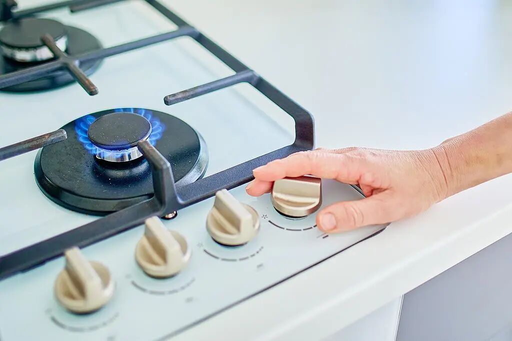 5岁男孩玩打火机不慎引燃自家别墅，男孩父亲回应：损失六七十万元，孩子没事就好