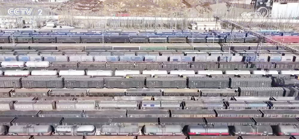 1至11月国家铁路发送货物37.27亿吨 为国民经济平稳运行提供“硬核”支撑