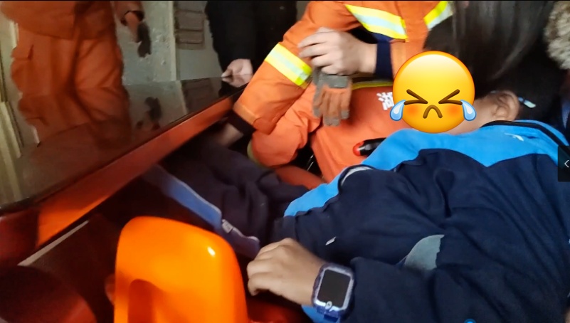 妈妈：“切断算了！”儿子：“切断什么？我的腿吗？”