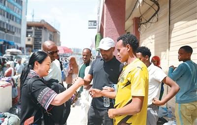 年售六亿张！中国的薄薄手机膜，何以走向全世界