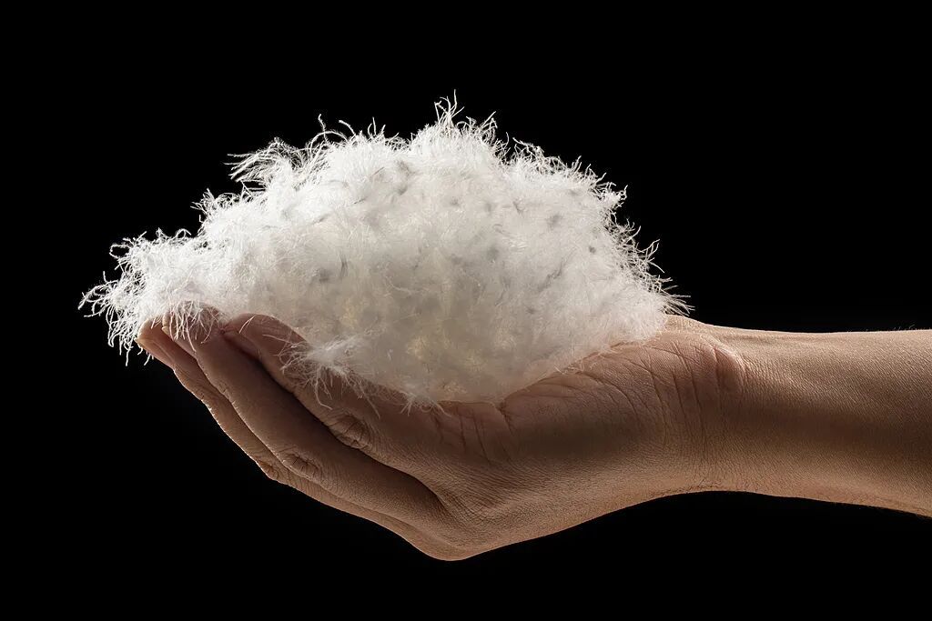 强烈建议：羽绒服不要这样放，“穿两年就不暖了”