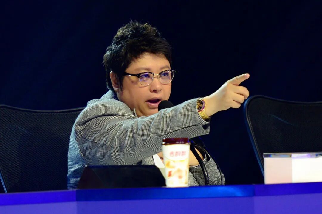 韩红怒了,为小洛熙发声 韩红怒了,为小洛熙发声