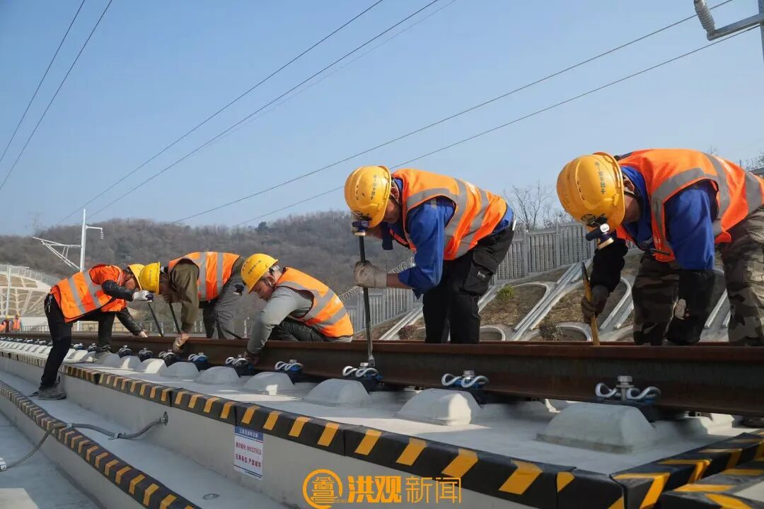 昌九高铁开始全线铺轨！