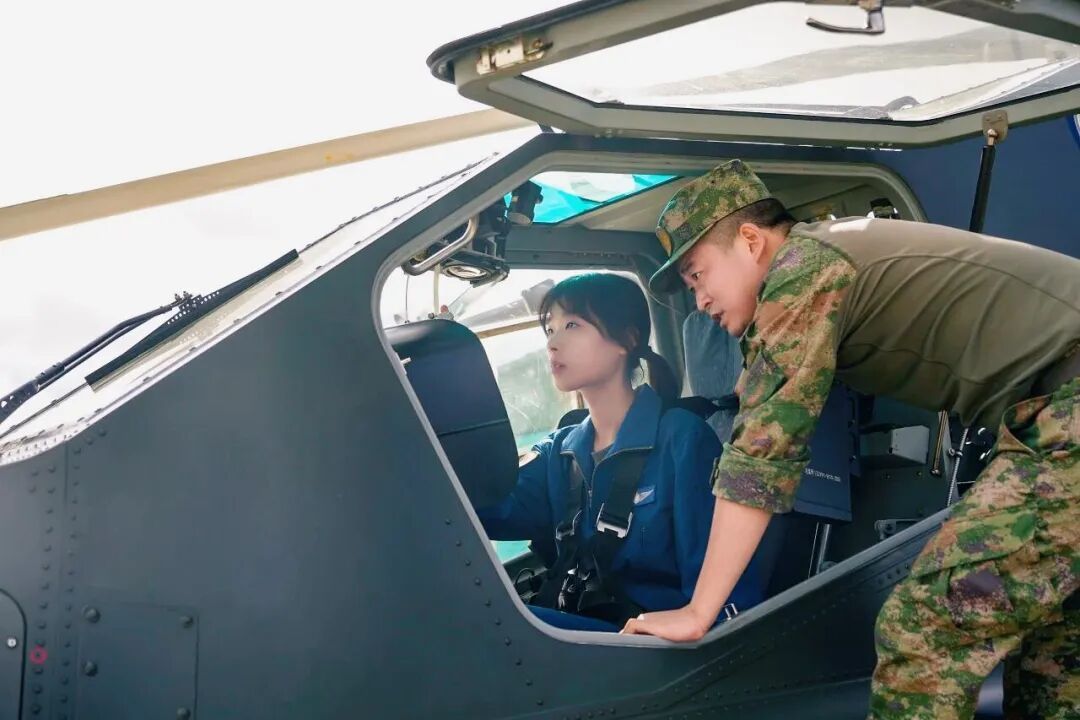 00后陆军女飞行员,结婚啦! 00后陆军女飞行员,结婚啦!
