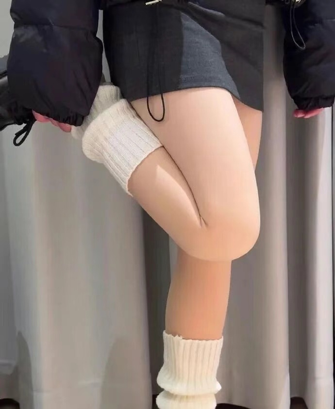 女孩因长时间穿“光腿神器”进急诊 这些风险需警惕