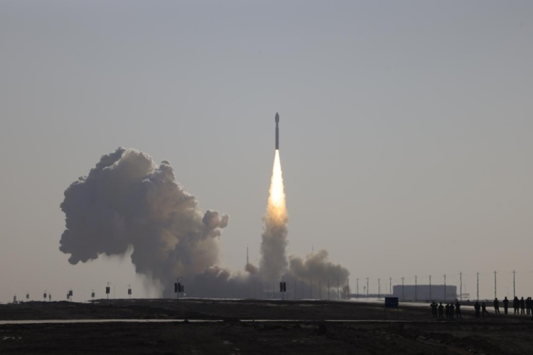 几个“90后”，造了颗“星”！