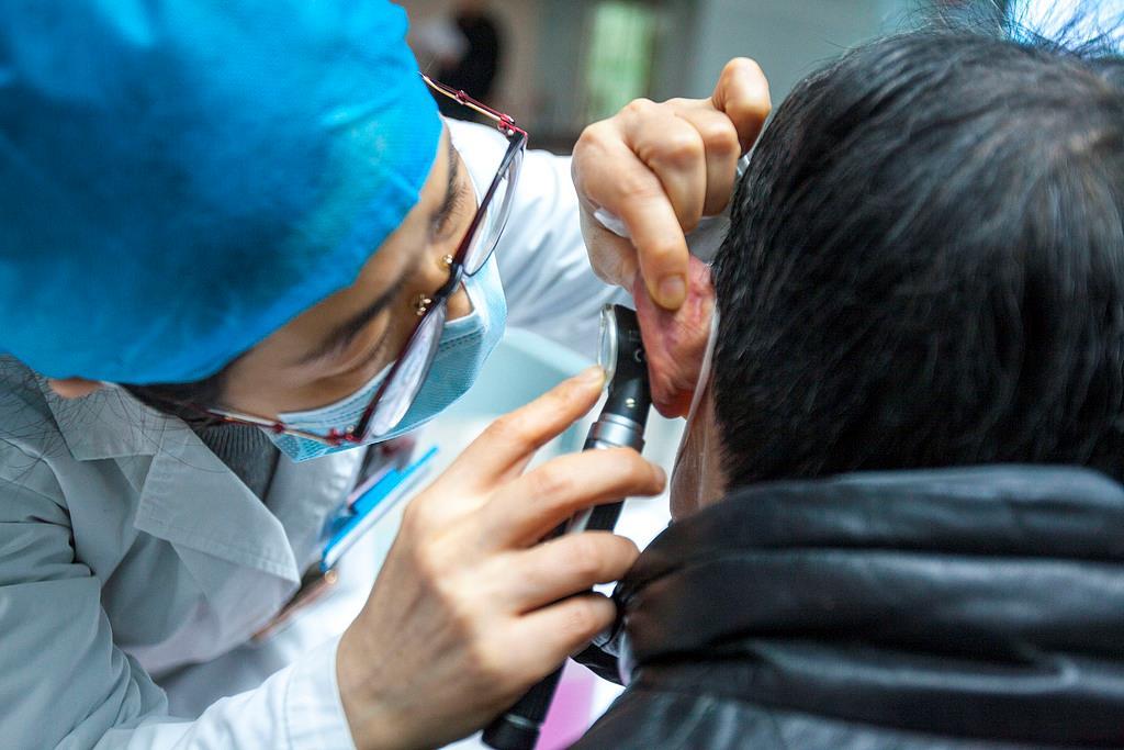 耳朵总是痒可能暗示这5种问题 快自查