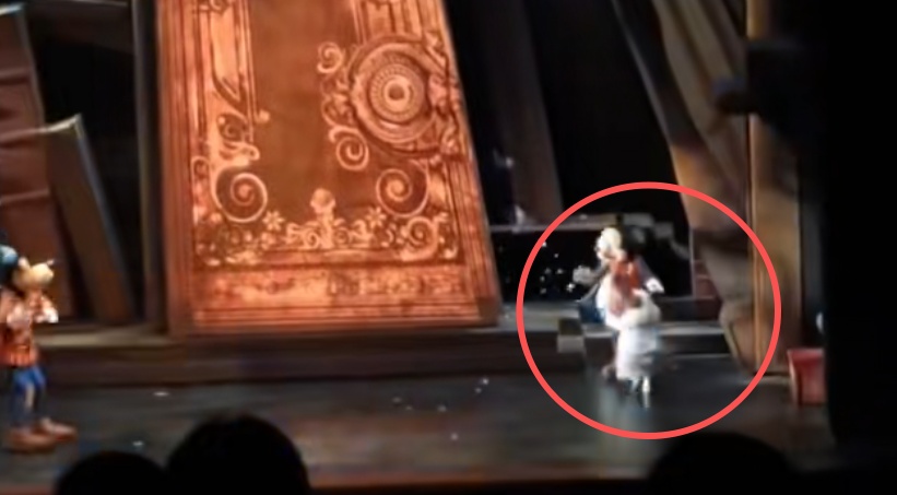 上海迪士尼突发!演出被迫中断,又是因为…… 上海迪士尼突发!演出被迫中断,又是因为……