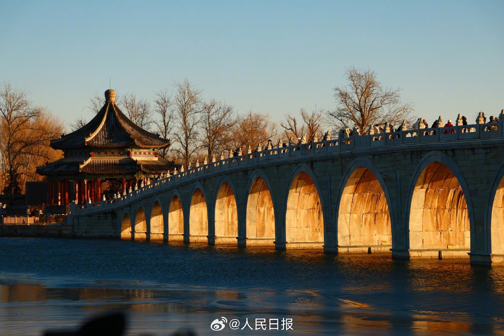 绝美光影！颐和园再现“金光穿洞”