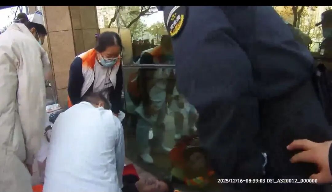 紧急！医院门口，有人心脏骤停……