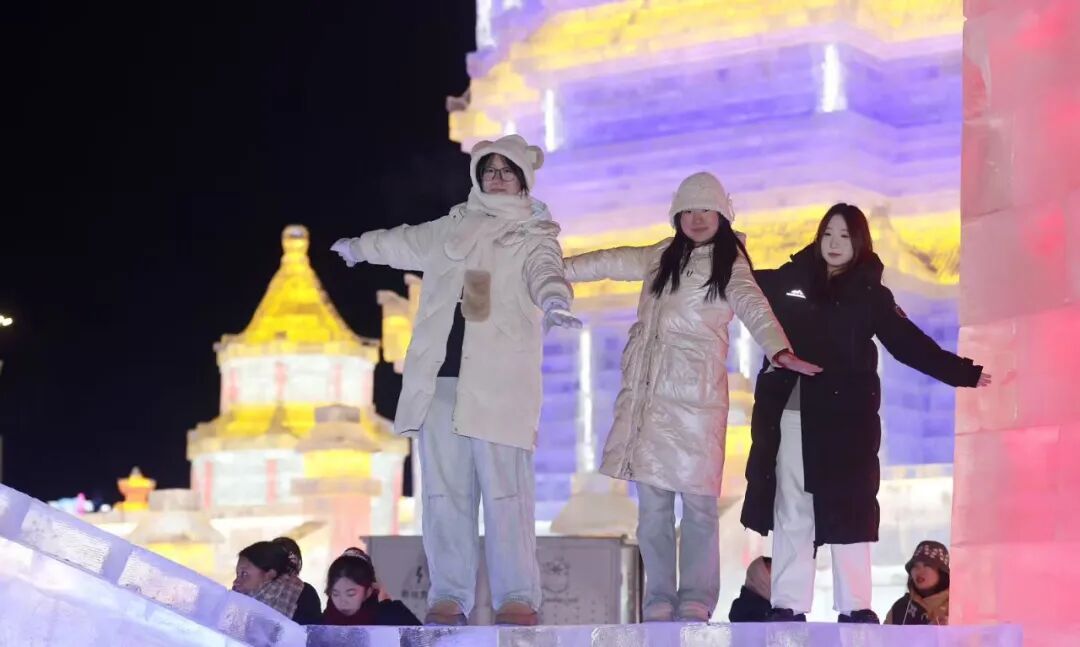冰雕黄鹤楼火爆全网