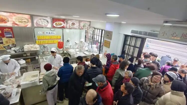 上海人冬至吃啥？从汤团馄饨年糕到蹄髈，冬至仪式感正慢慢淡化