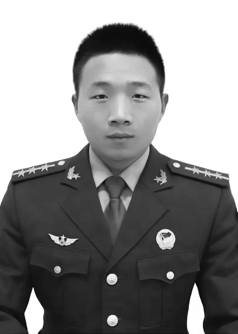 上尉邵瑞，追记一等功！