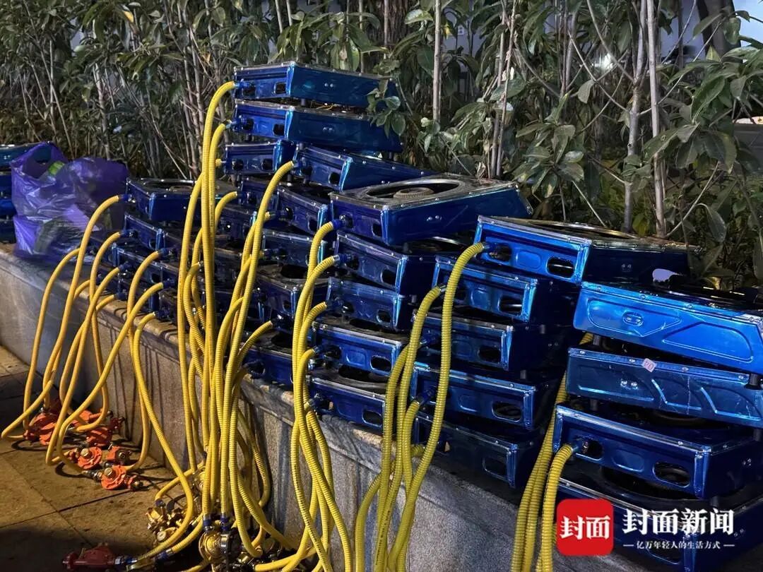 成都“羊肉汤一条街”生意略显平淡！老板坦言：今年天气不够冷