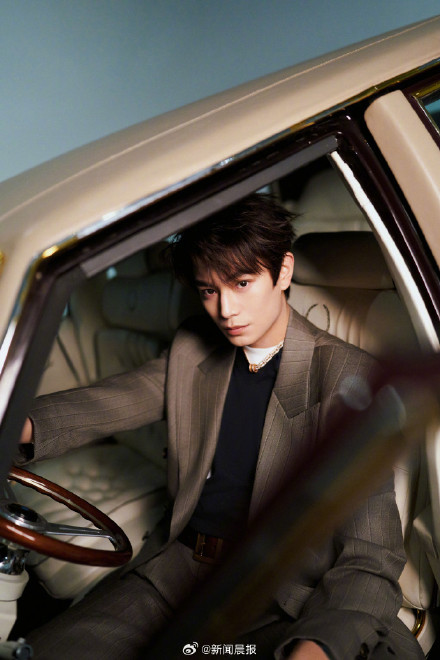 丁禹兮因病缺席红毯 工作室回应：已接受医生诊疗，会按原计划出席今晚活动