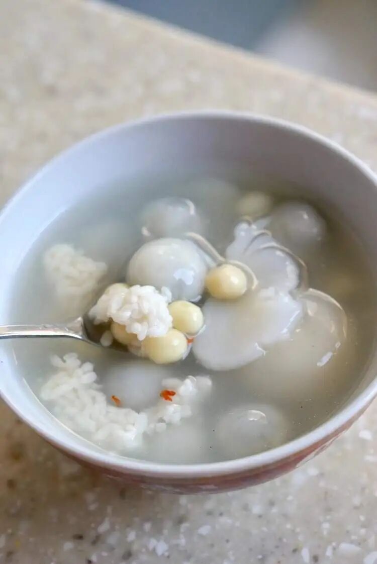 上海人冬至吃啥？从汤团馄饨年糕到蹄髈，冬至仪式感正慢慢淡化