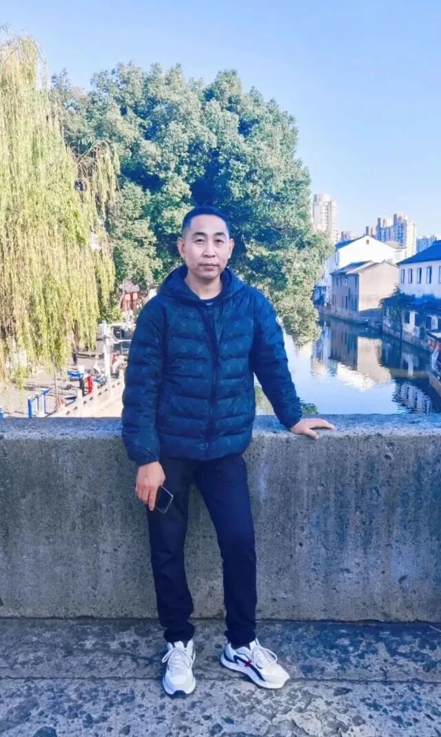 杭州的哥深夜在西湖边接到一名“特殊客人”，直接送去派出所！结局亮了