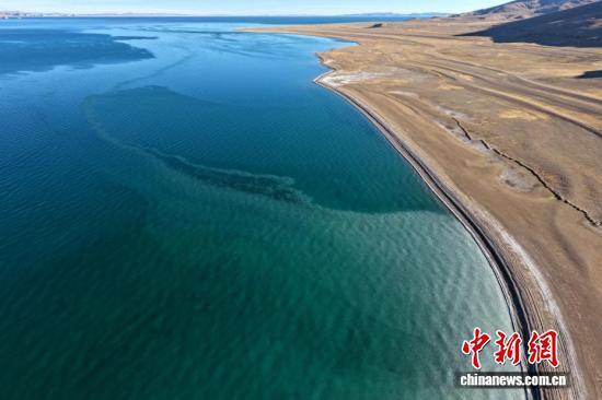 航拍冬日色林错景色壮丽