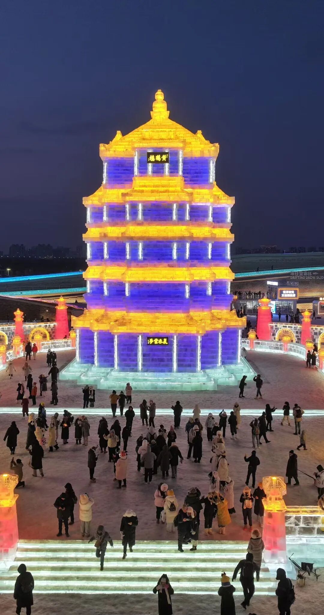 冰雕黄鹤楼火爆全网