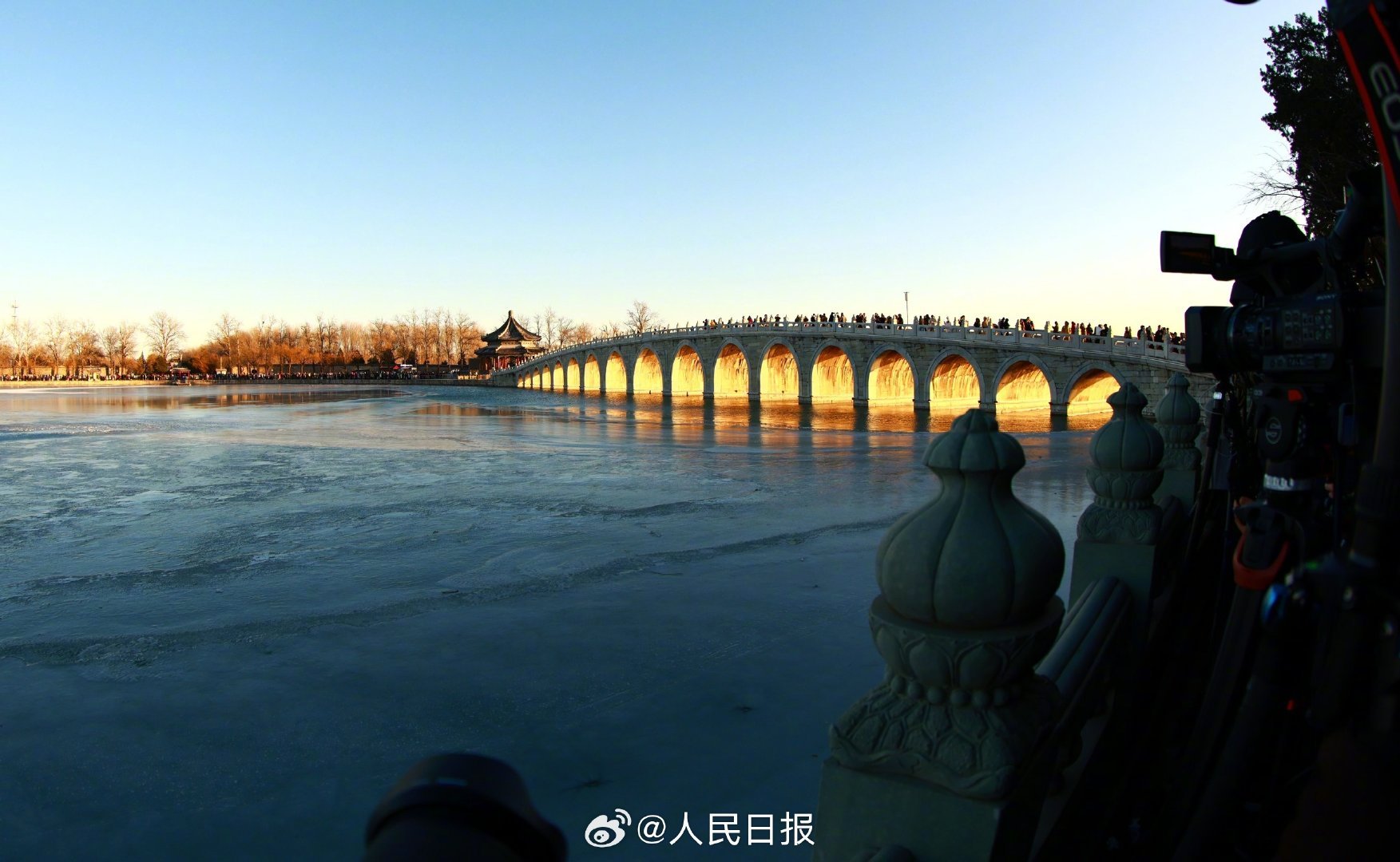 绝美光影！颐和园再现“金光穿洞”