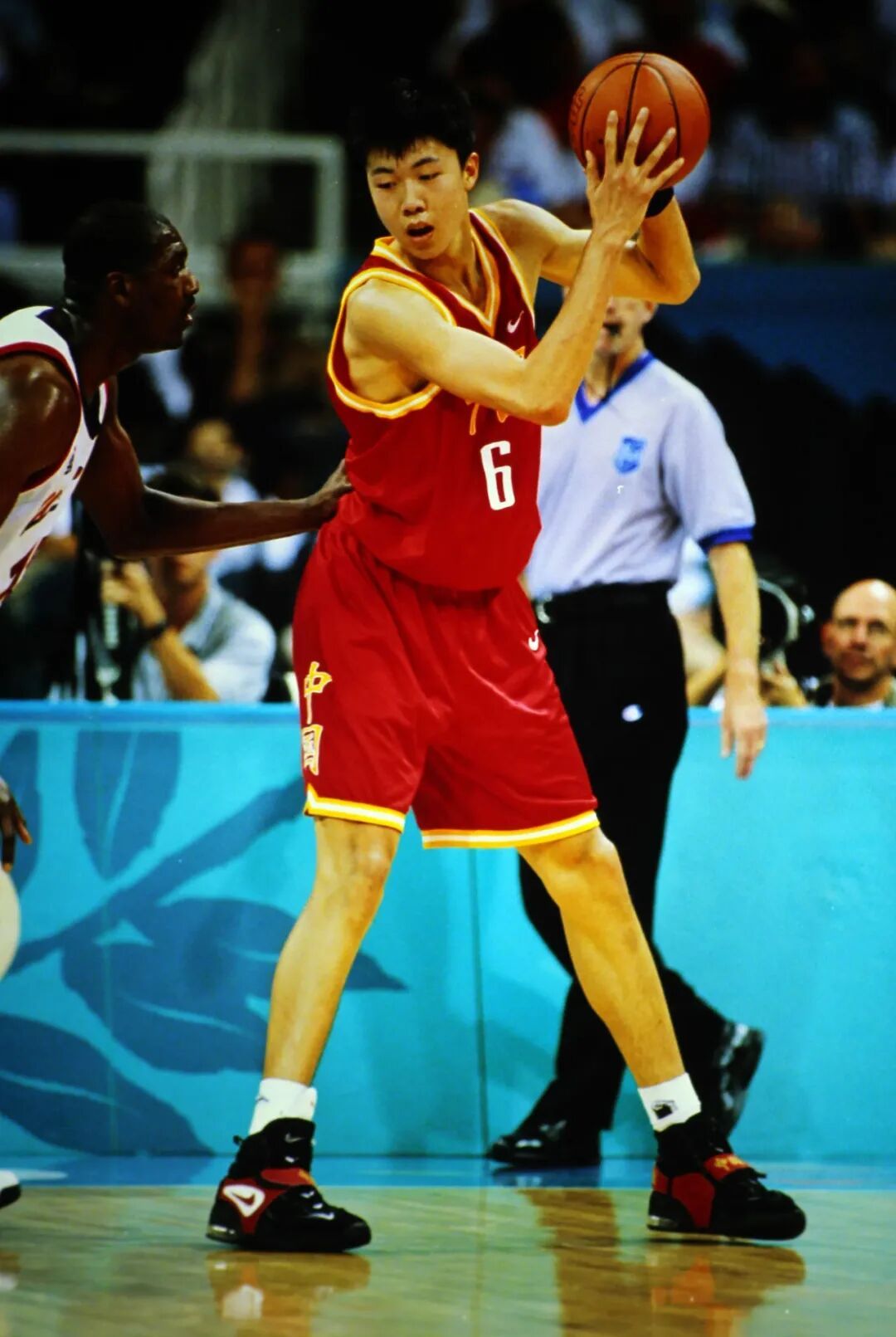 史上中国第五人！王治郅入选名人堂