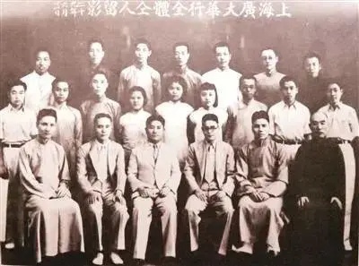 他不是演员，却“演”了一辈子商人