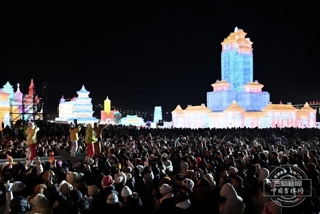 一张罕见的退票公告，我们读出了什么？