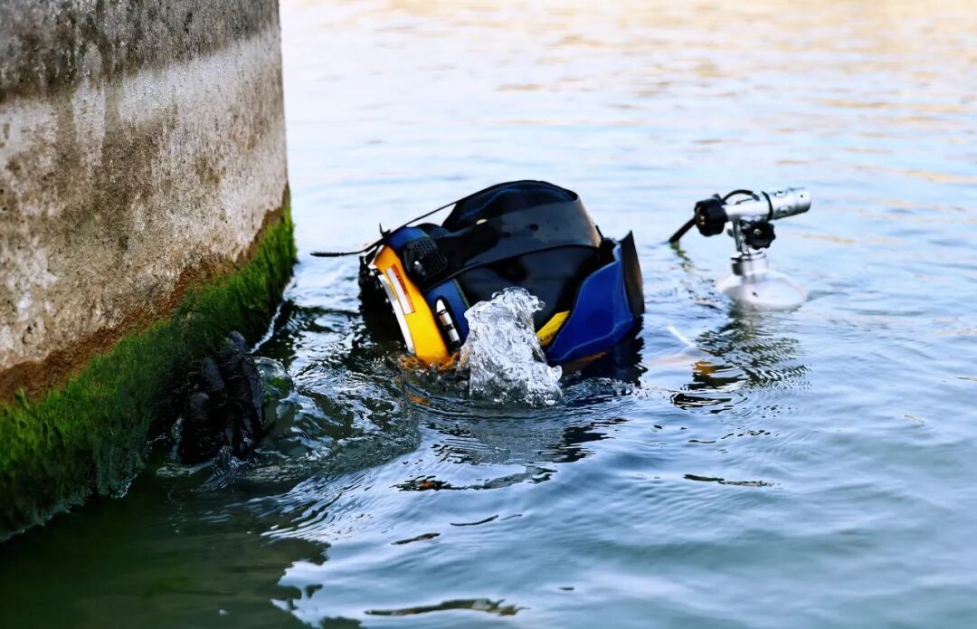 这些铁路人，上班时间“冬泳”？
