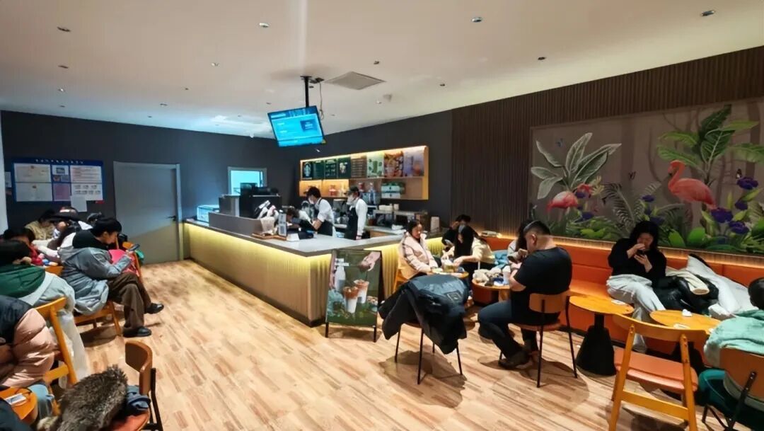 一张罕见的退票公告，我们读出了什么？