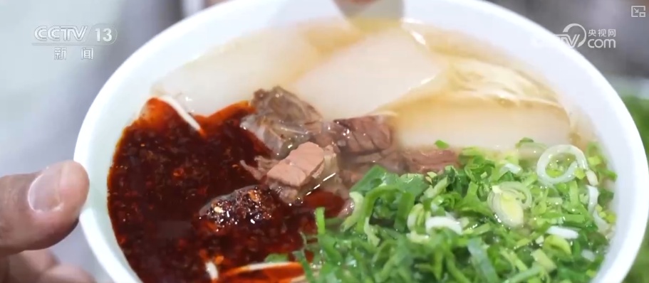 源自街头的美味加速拓展海外市场 手握技艺复合型人才为产业发展注入新活力